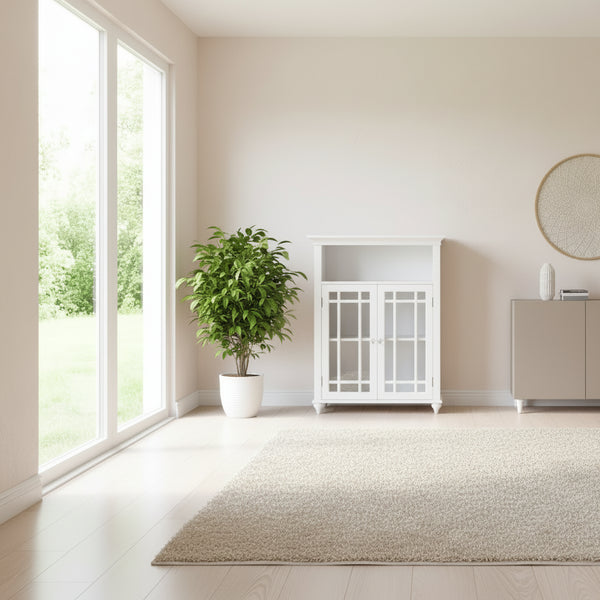Vrijstaande houten vloerkast met twee deuren, glazen panelen en een open vaste plank